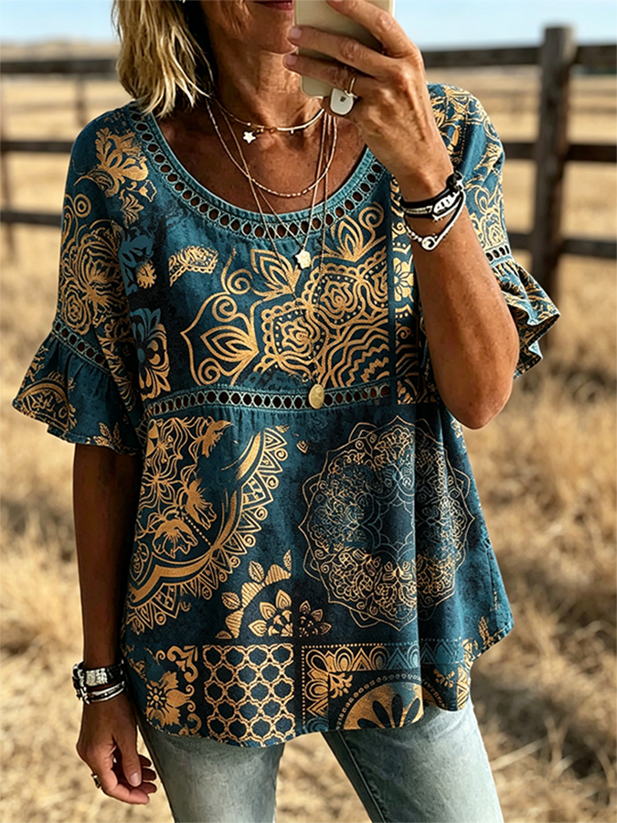 Blusa vaquera de mujer con estampado de paisley, ribete de encaje y mangas cortas con volantes