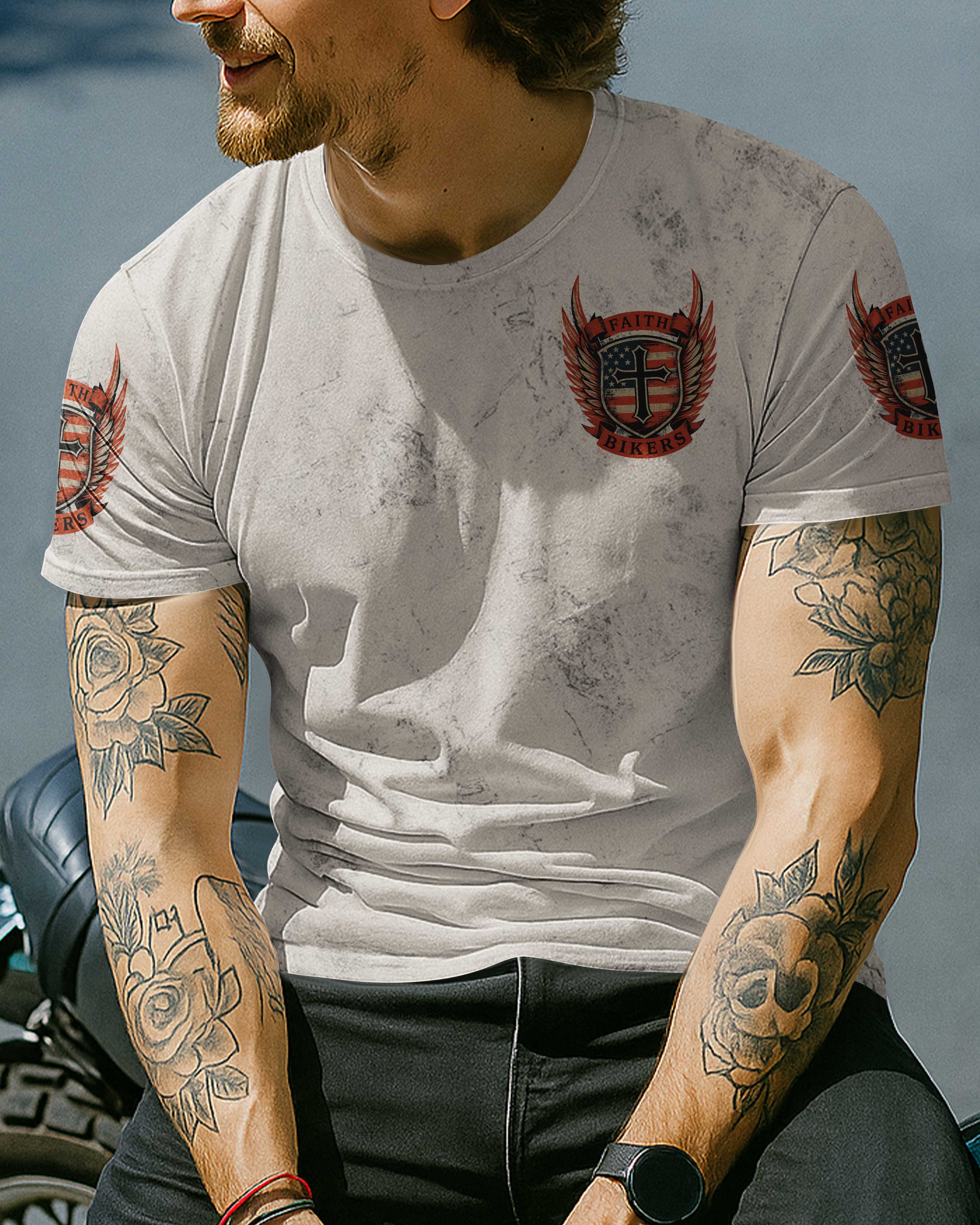 T-shirt imprimé Croix sur tout le dos