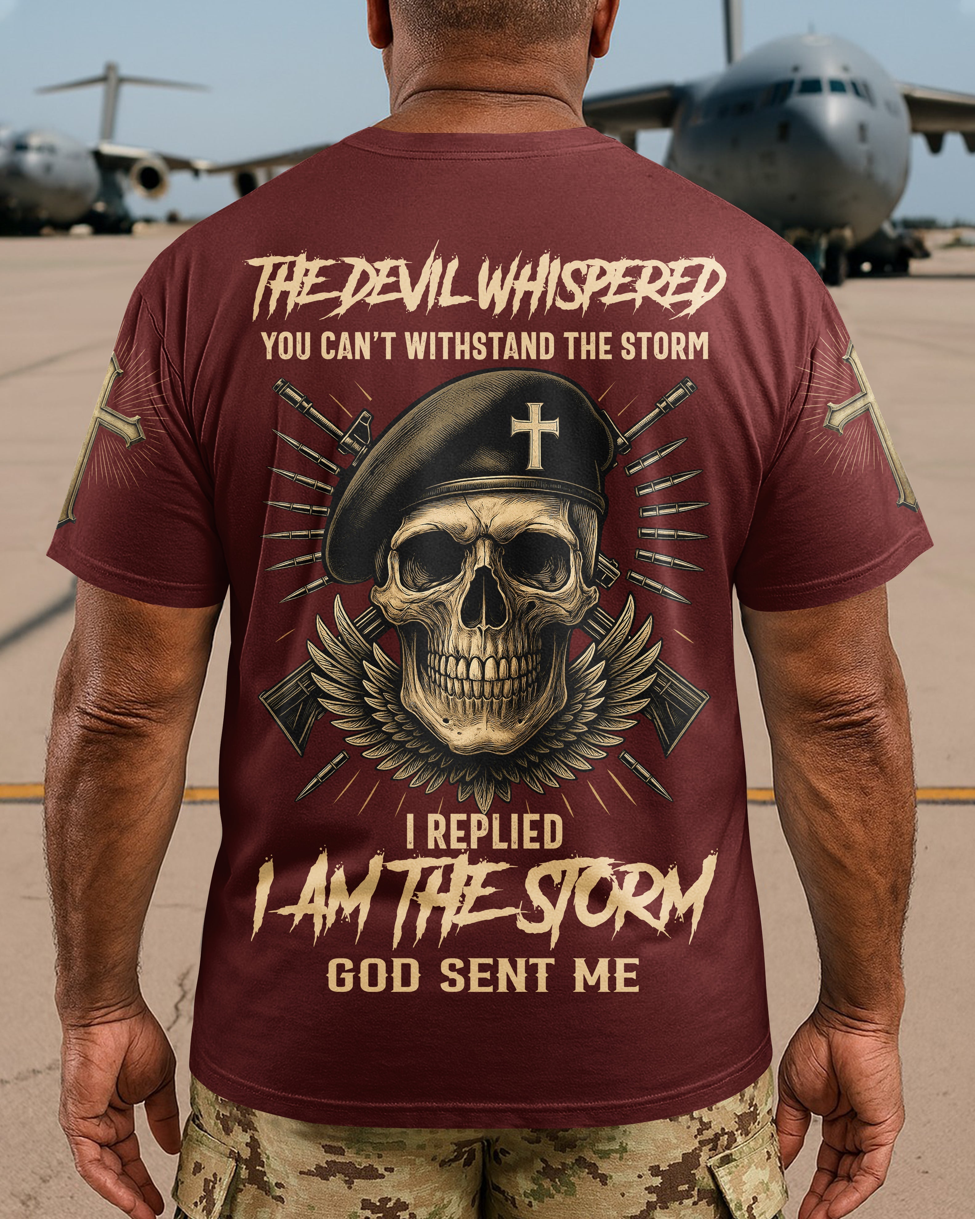 Le diable a murmuré que tu ne peux pas résister à la tempête T-shirt