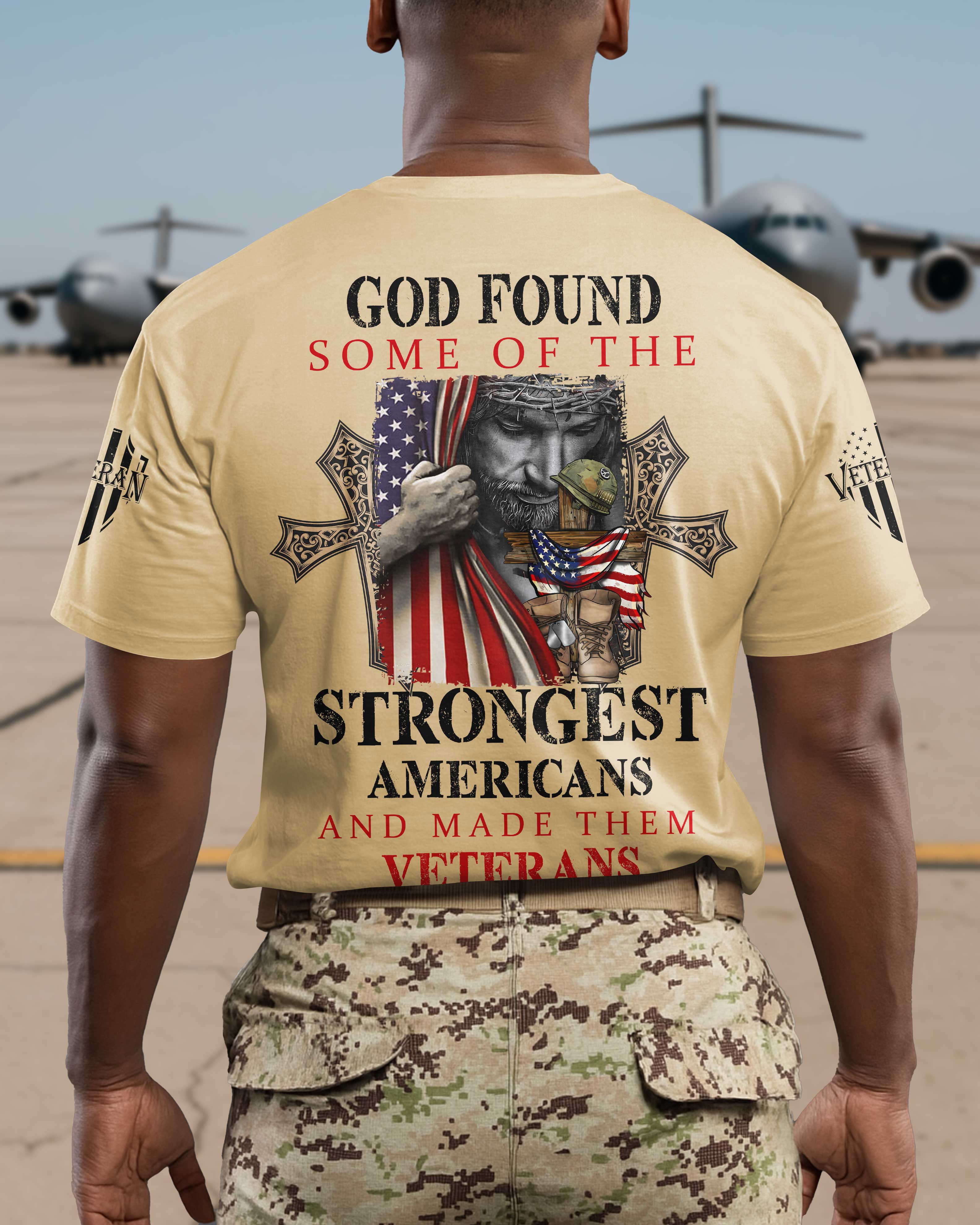 T-shirt Dieu a trouvé certains des Américains les plus forts