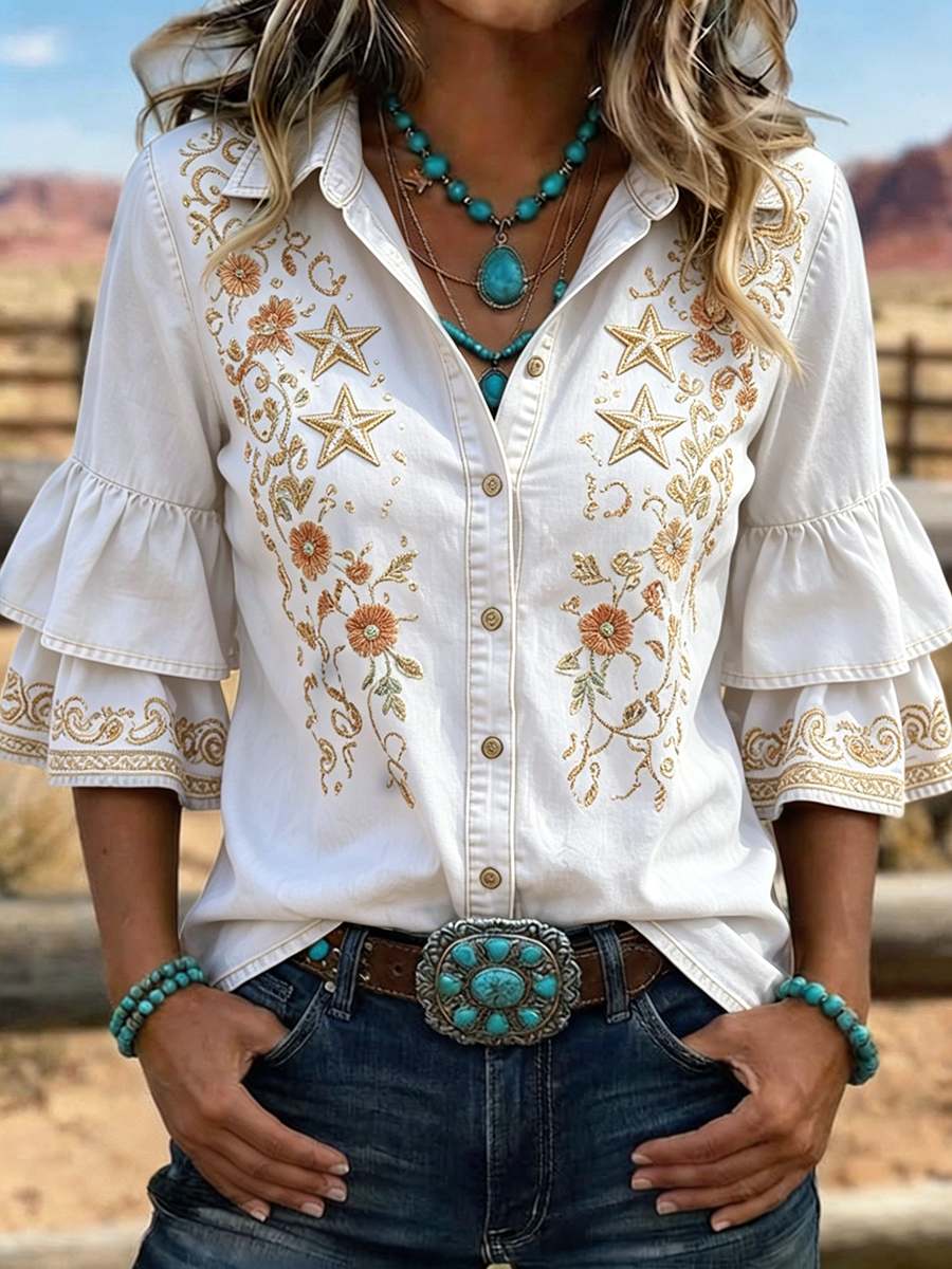 Camisa vaquera de mujer con estrella y flores bordadas y mangas con volantes