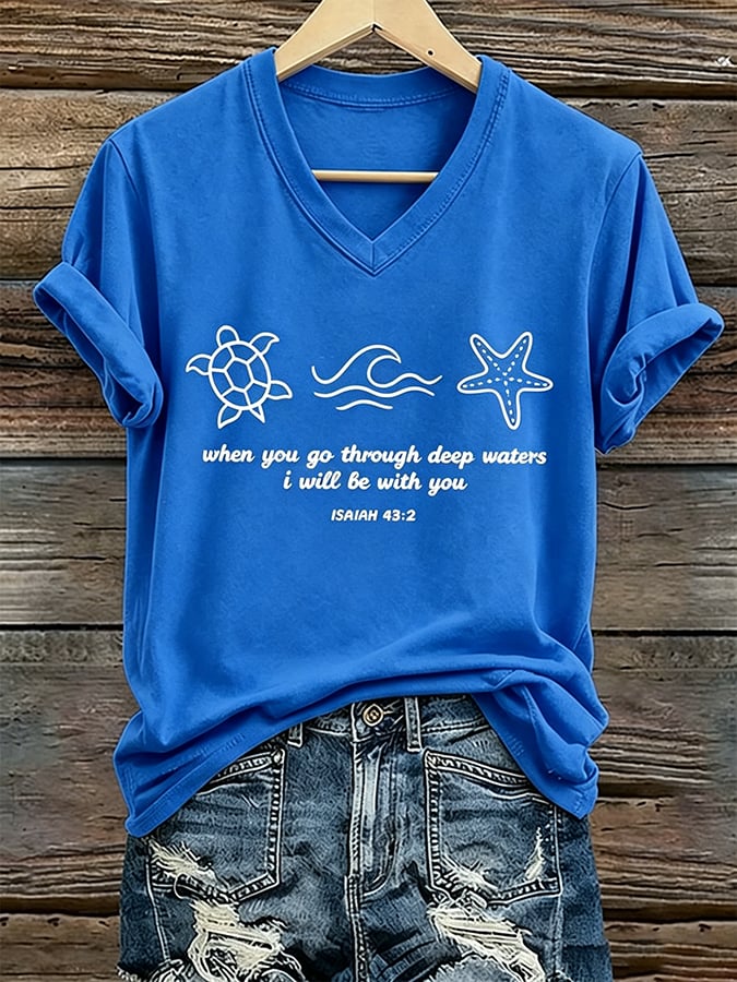 Camiseta estampada de fe para mujer, ideal para vacaciones y ocio en la playa, con tortuga marina y el mensaje «Cuando atravieses aguas profundas, estaré contigo»