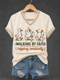 Klassisches Walking By Faith Tripping Constantly Gänse-Print Christliches Inspirierendes Kurzarmshirt