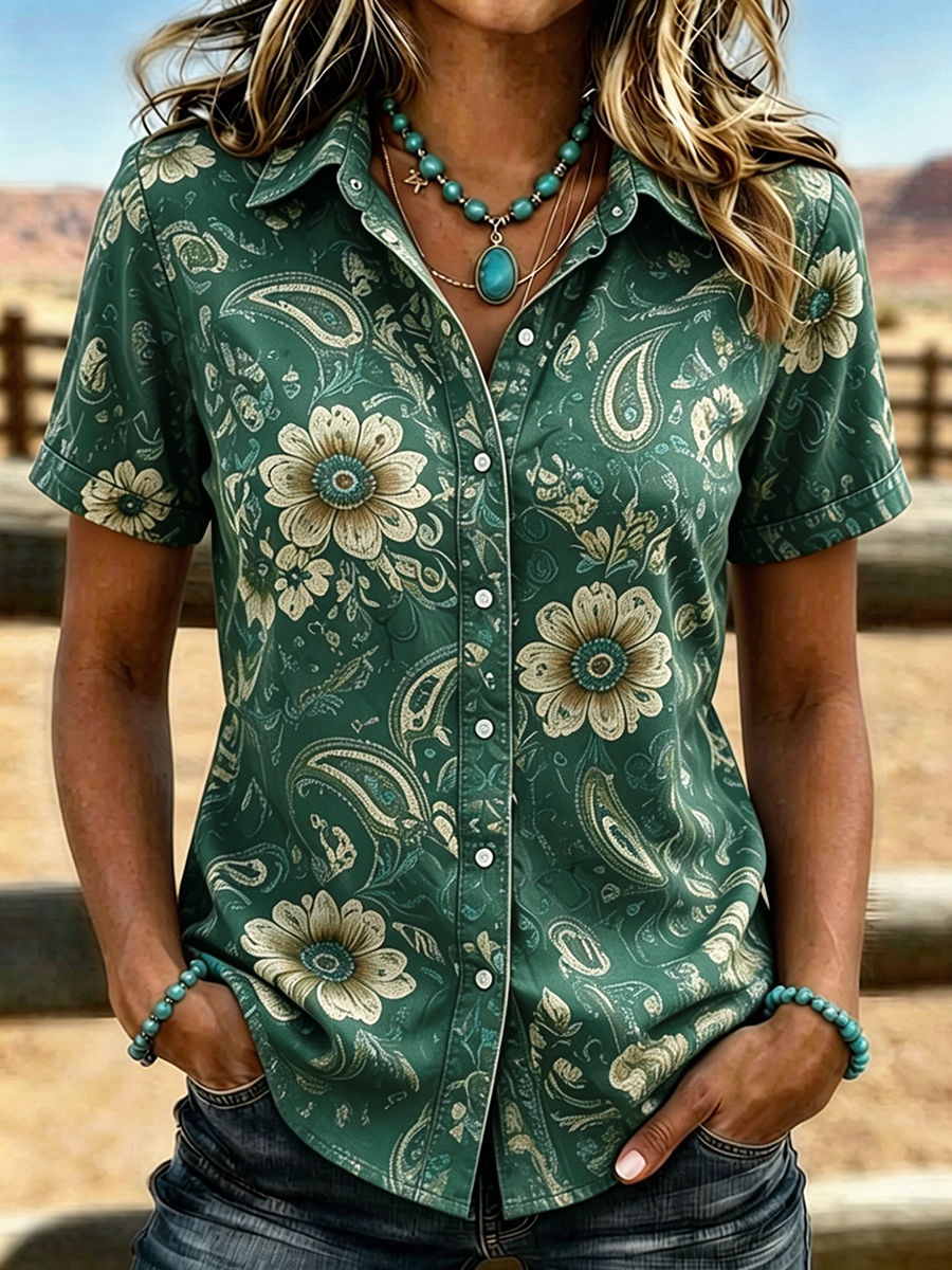 Camisa abotonada bohemia vaquera de mujer con estampado floral y de paisley y manga corta