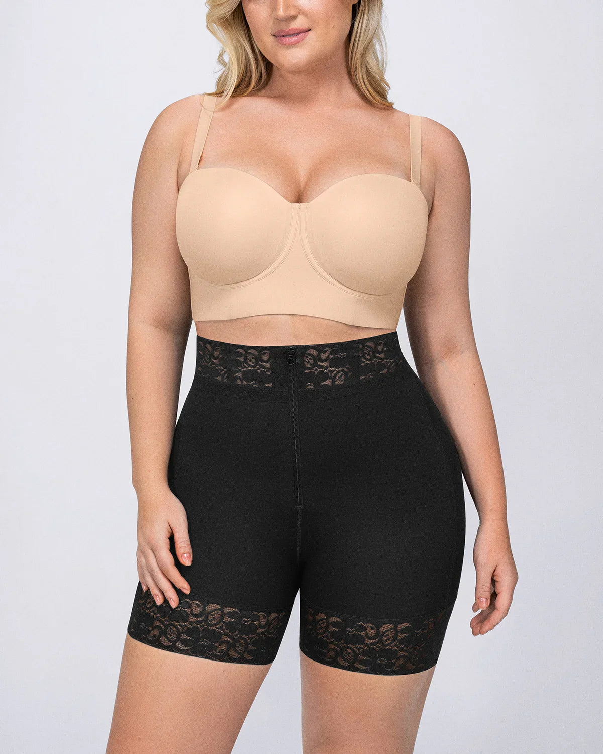 Pantalón corto de tiro medio con varillas de acero y efecto realce de glúteos