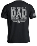 Papa: Auf Glauben gebaut, von Sinn getrieben T-Shirt