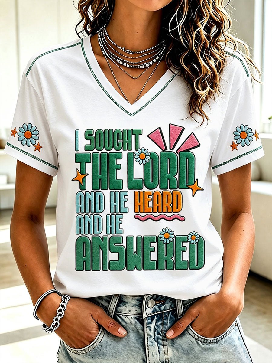 Camiseta clásica de manga corta con estampado «Busqué al Señor, él me oyó y respondió»