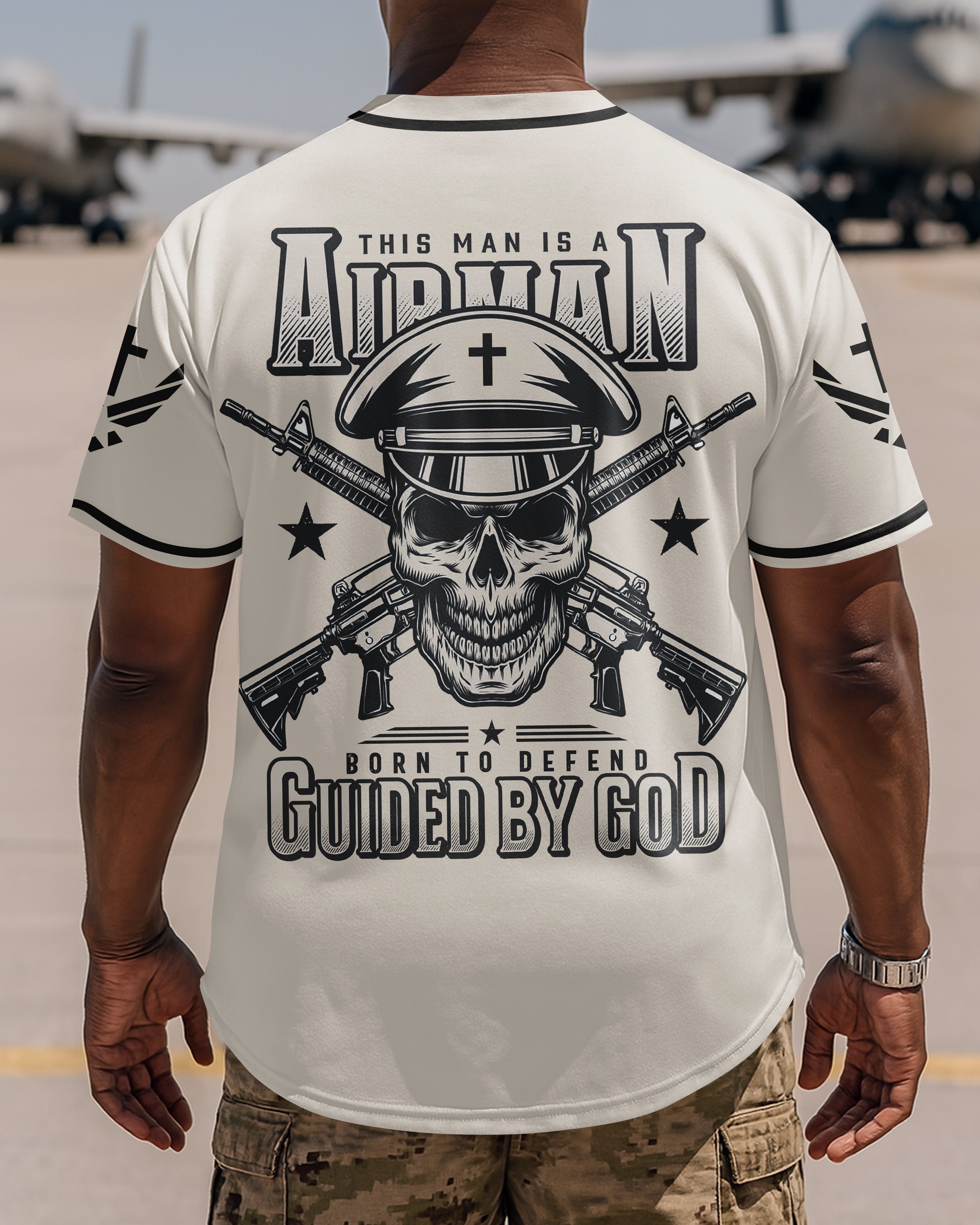 Cet homme est un aviateur né pour défendre, guidé par Dieu - T-shirt