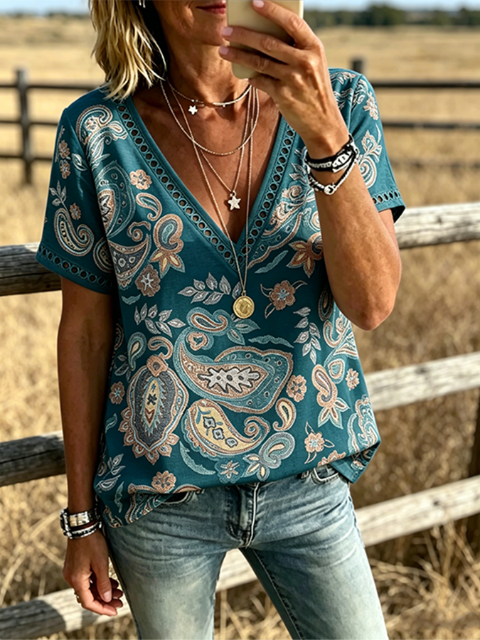 Blusa vaquera bohemia de mujer con estampado de paisley, cuello en V, ribete y manga corta