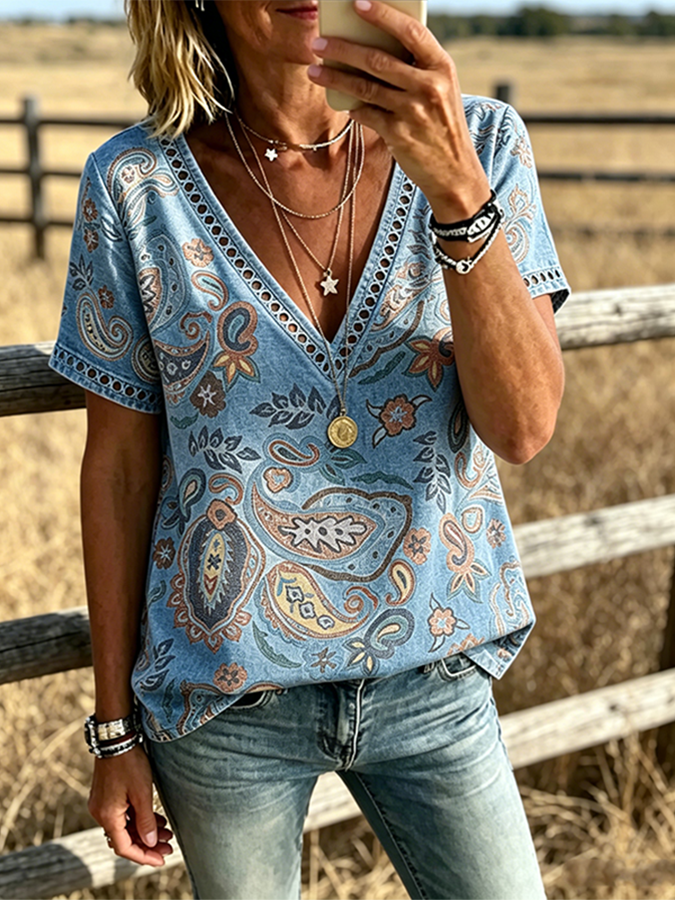 Blusa vaquera bohemia de mujer con estampado de paisley, cuello en V, ribete y manga corta