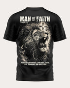 Mann des Glaubens, 1. Timotheus 6,11, jage der Gerechtigkeit, der Gottesfurcht, dem Glauben, der Liebe, der Geduld und der Sanftmut nach. T-Shirt