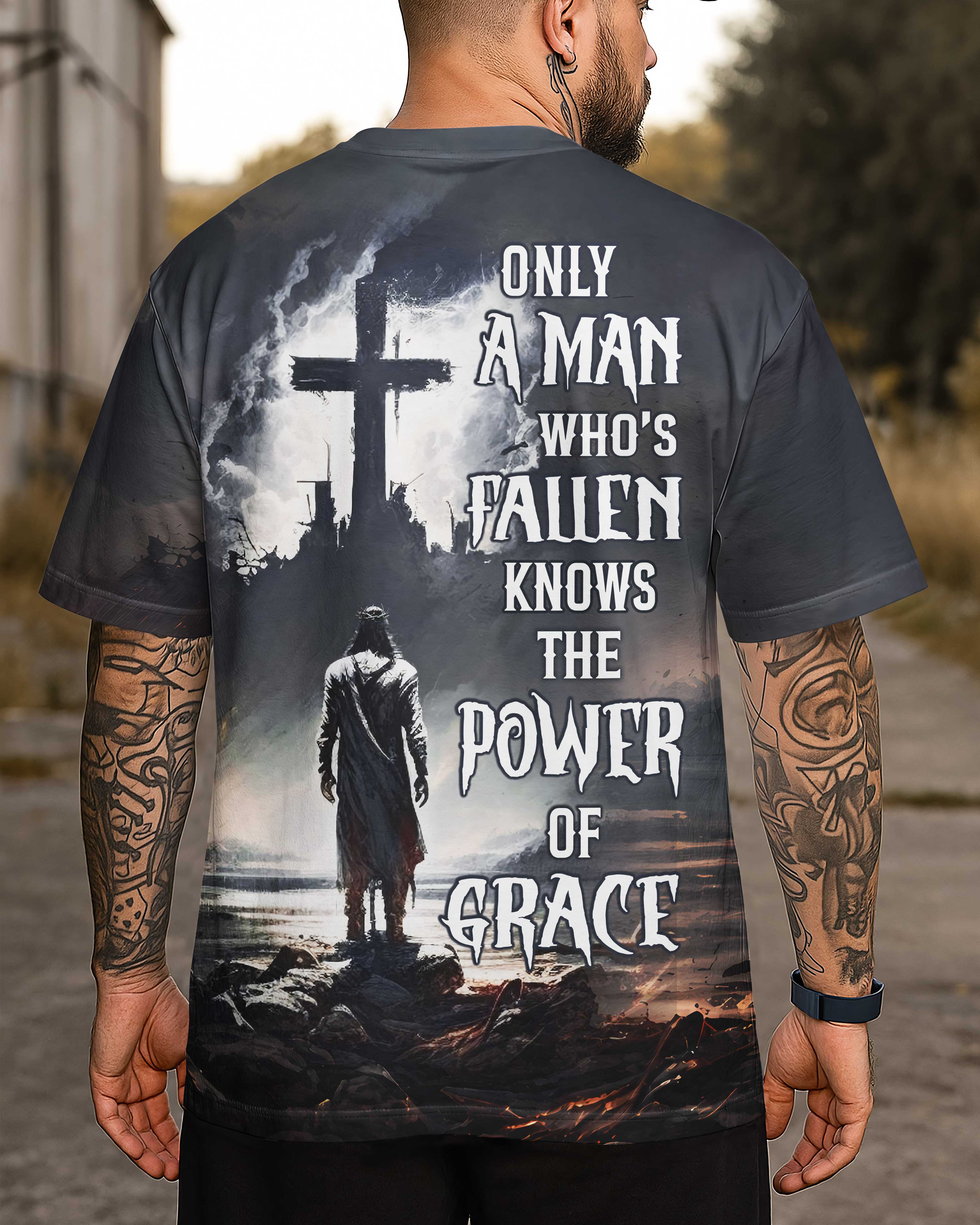 T-shirt « Seul un homme qui est tombé »